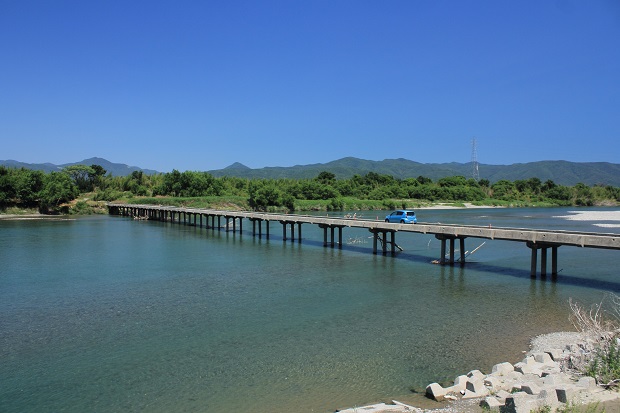 川島潜水橋　吉野川