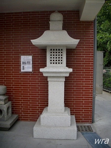 台湾 岡山神社石灯篭