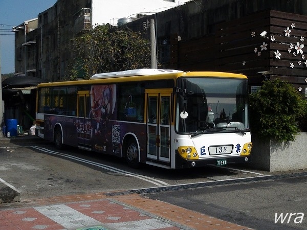 巨業交通公車在通霄車站前